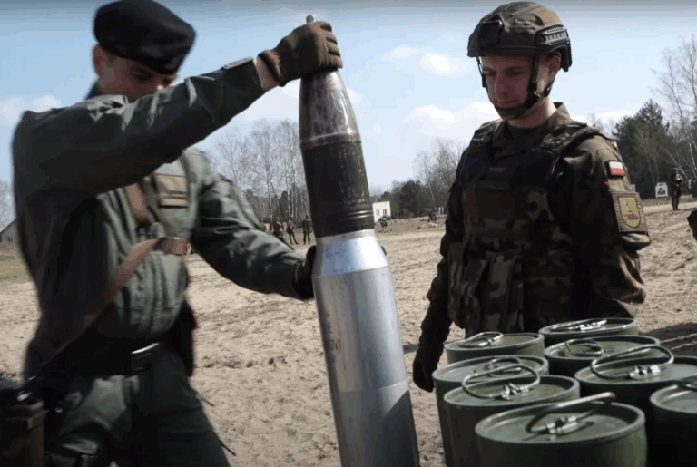 На Польщу, схоже, готується напад, ворог уже почав підготовку до війни, – начальник Генштабу Польських ЗС Кукула